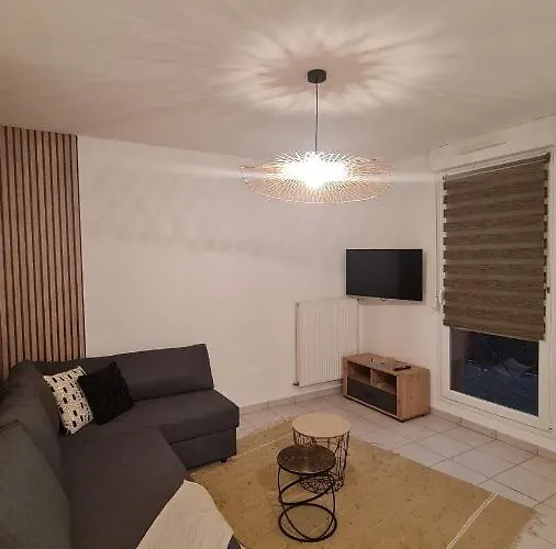 Logement Entier : Appartement, Houssen