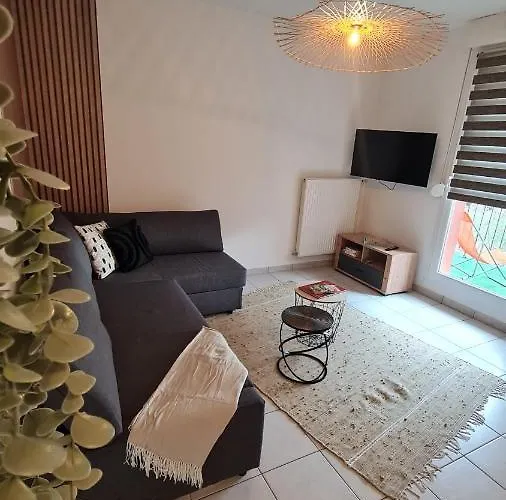 Logement Entier : Appartement, Houssen